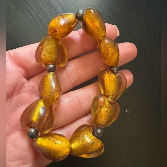 Yellow / gold toned heart costume bracelet - Picture 2 of 5